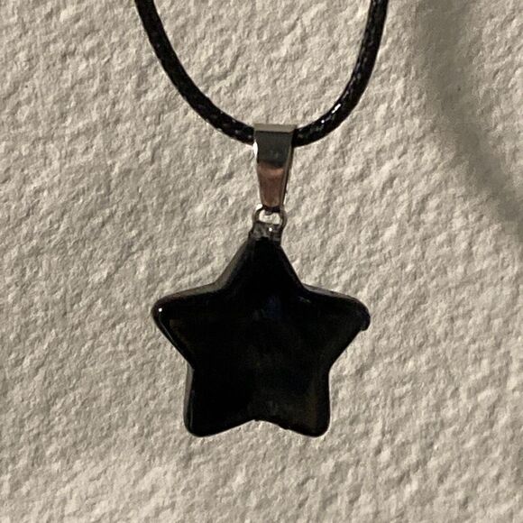 No Brand Jewelry - Star Glass Crystal on leather necklace